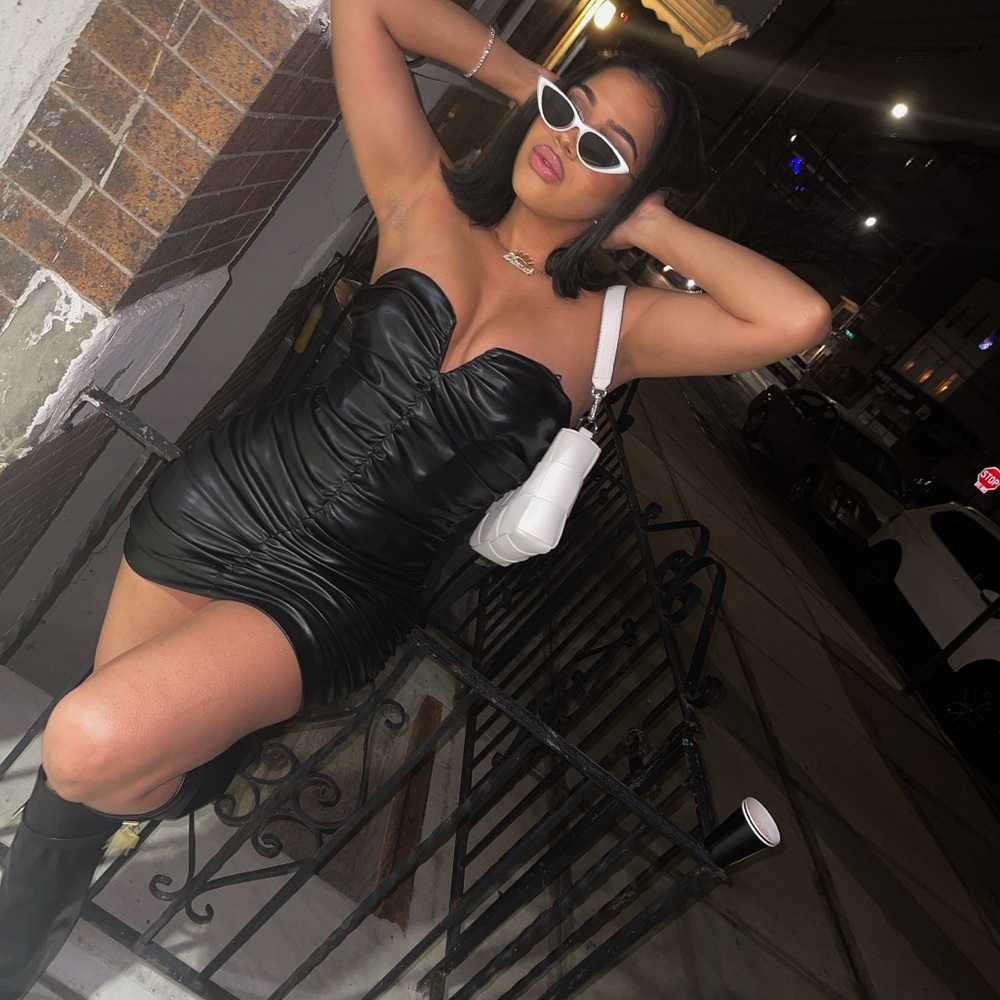 Meet your Posher, Nia